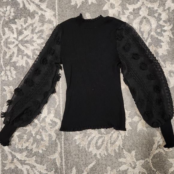 Floral applique Balloon sleeve Top - Picture 4 of 5